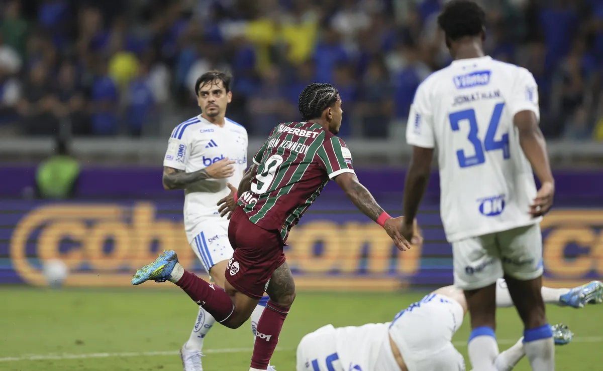 John Kennedy novamente é decisivo, marca gol, mas não evita empate do Fluminense contra o Cruzeiro