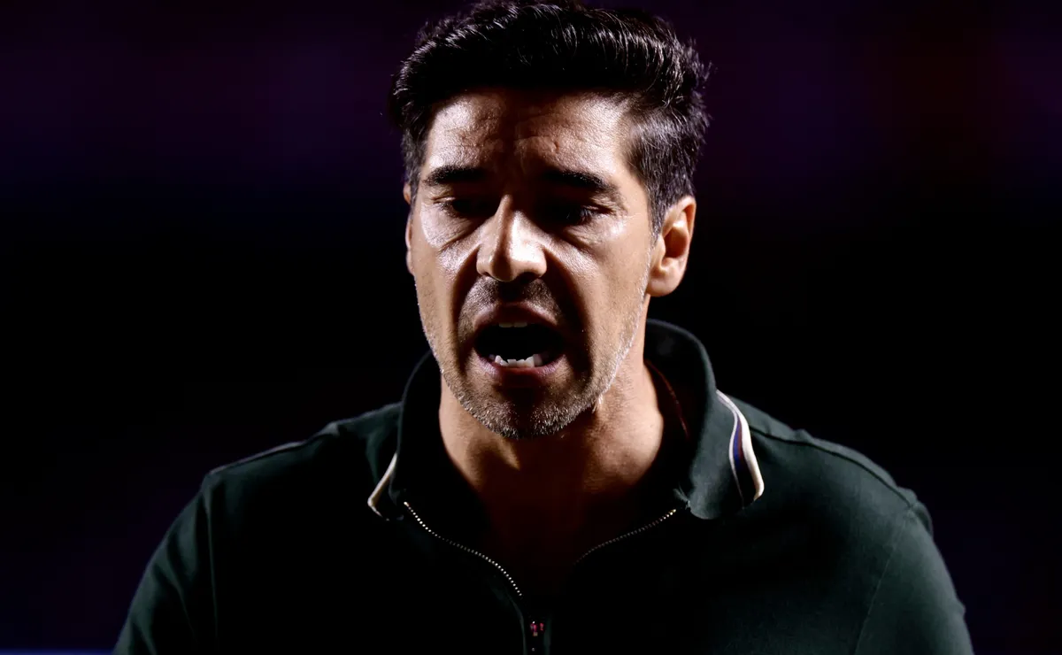 Abel Ferreira usa o Flamengo para falar da arbitragem após vitória polêmica do Palmeiras
