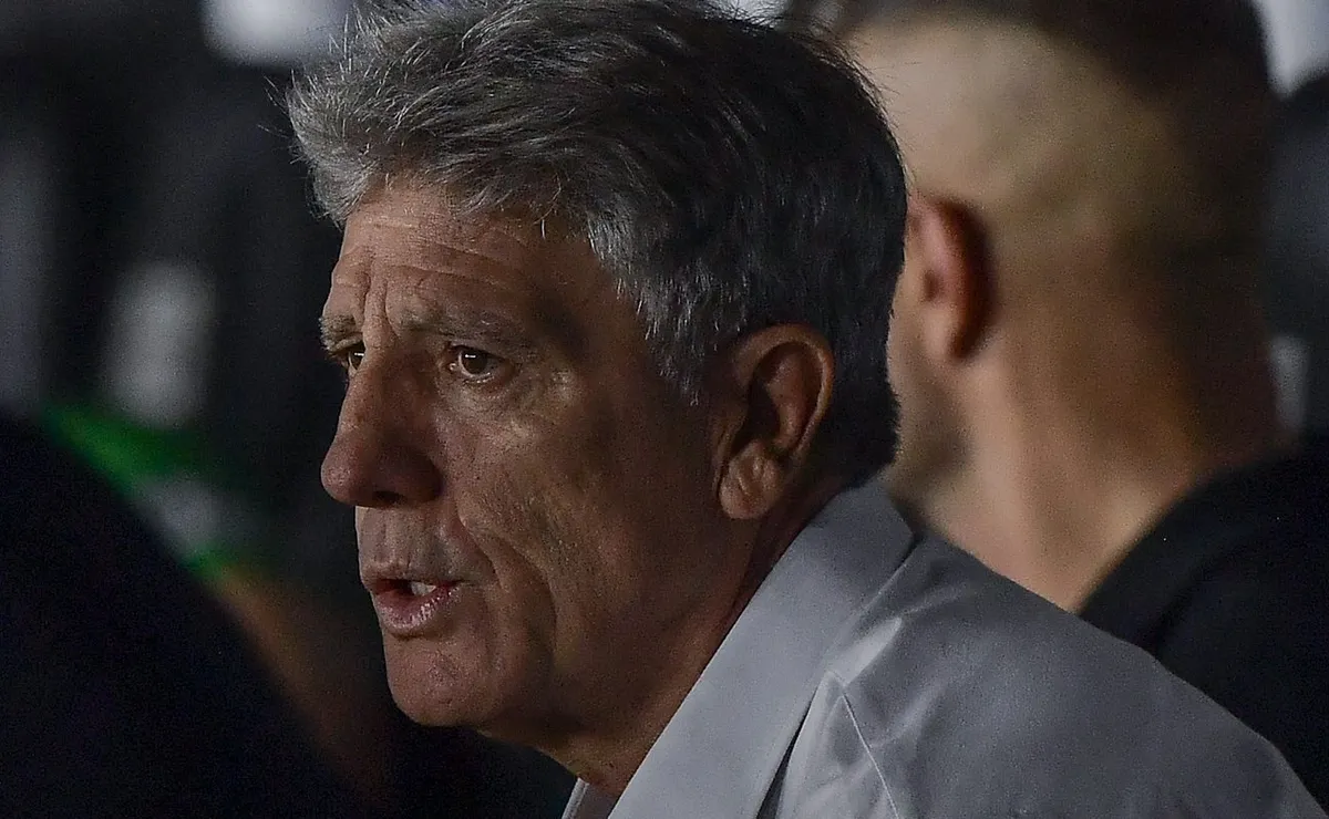 Renato Gaúcho diz que “falta dinheiro” ao ser cobrado por reforços no Vasco