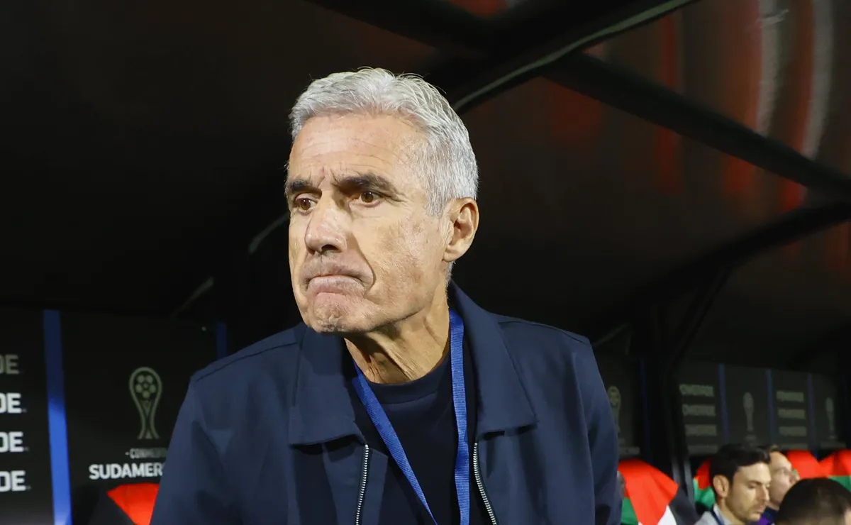 Luís Castro movimenta bastidores do Grêmio e mudanças vão acontecer