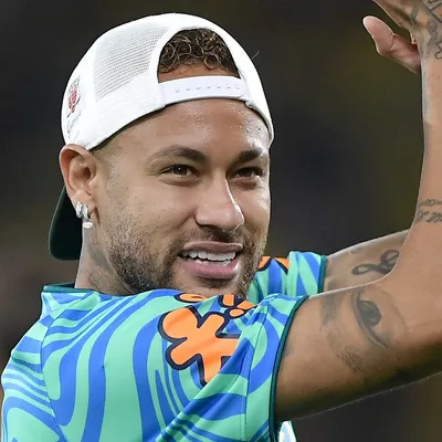Neymar ganha apoio de torcedores antes de viagem da Seleção