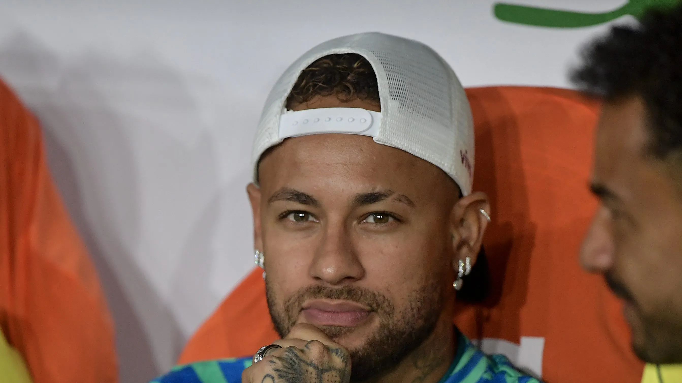 Foto: Thiago Ribeiro/AGIF – Neymar assistiu a vitória da Seleção contra o Panamá no banco de reservas.