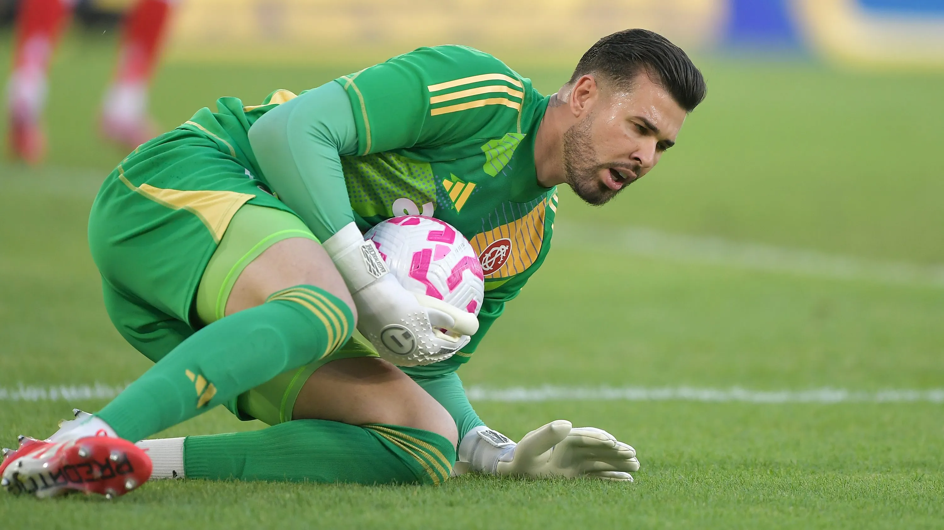 Ivan ex-goleiro do Internacional durante partida contra o Fluminense no estadio Maracana pelo campeonato Brasileiro A 2025. Foto: Thiago Ribeiro/AGIF