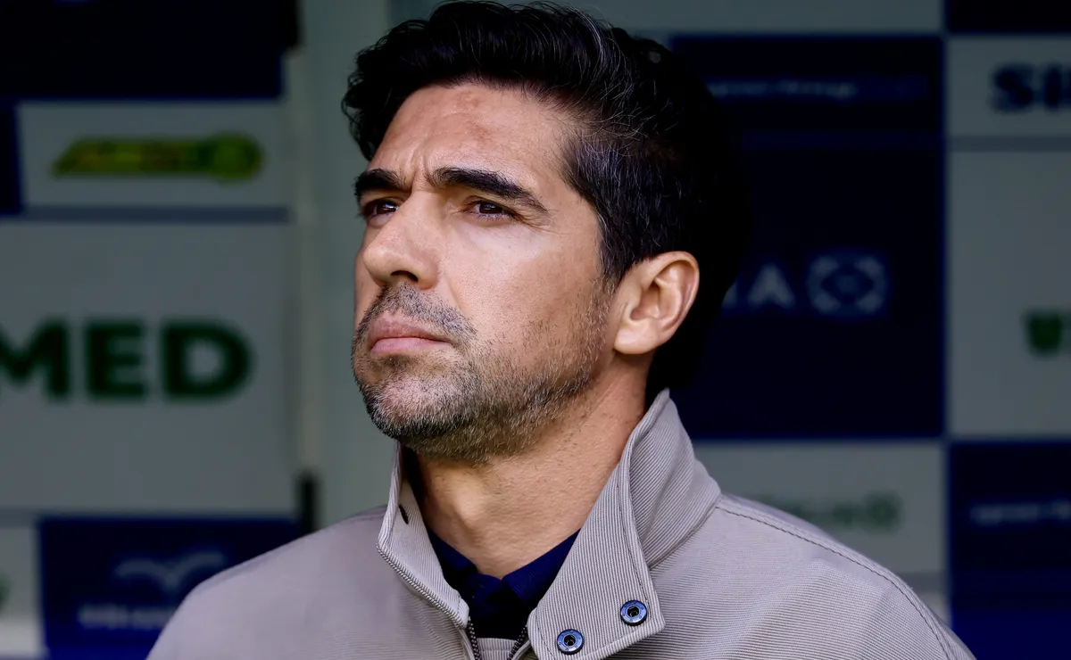 Com aval de Abel, Palmeiras abre negociação para renovar com Murilo e planeja vínculo até 2029