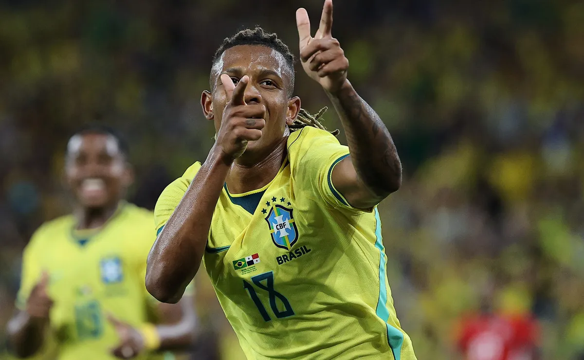 Danilo tem ótima atuação em vitória do Brasil e Carlo Ancelotti elogia