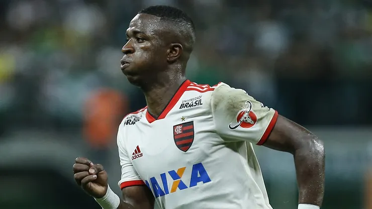 Flamengo de Vinicíus Júnior liderava o Brasileirão antes da Copa de 2018