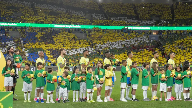 Jogadores do Seleção Brasileira durante execução do hino nacional antes da partida contra o Panamá. Foto: Thiago Ribeiro/AGIF