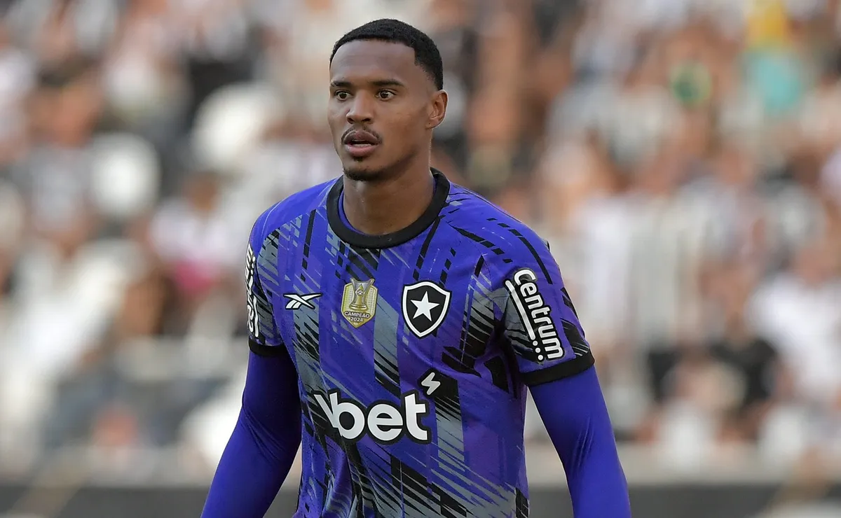 Cruzeiro mantém John no radar após avaliação de Artur Jorge