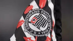 Bandeira Corinthians. Foto: Anderson Romão/AGIF