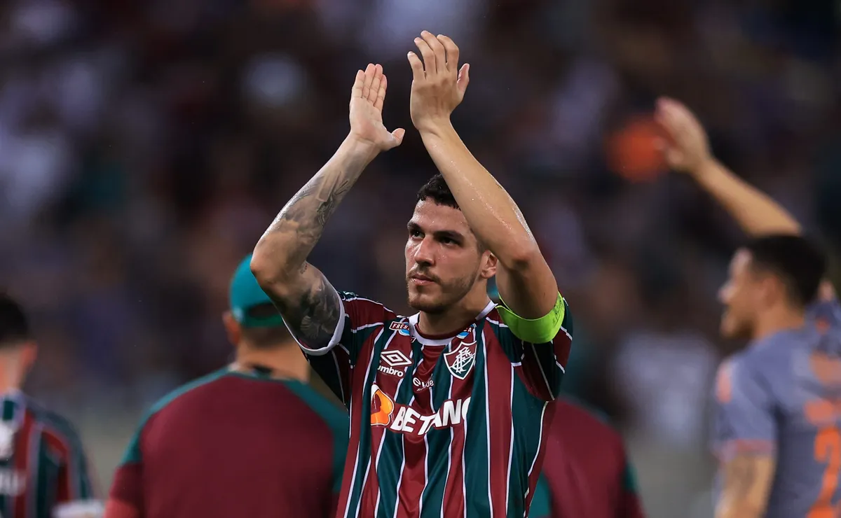 Palmeiras não desiste de Nino mesmo em tratativas para renovar com Murilo