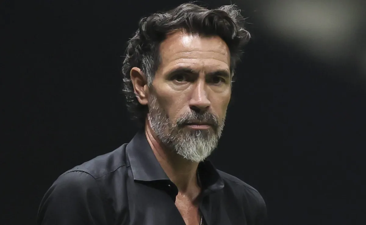Jornal argentino coloca Eduardo Domínguez, do Atlético-MG, na mira do Boca Juniors