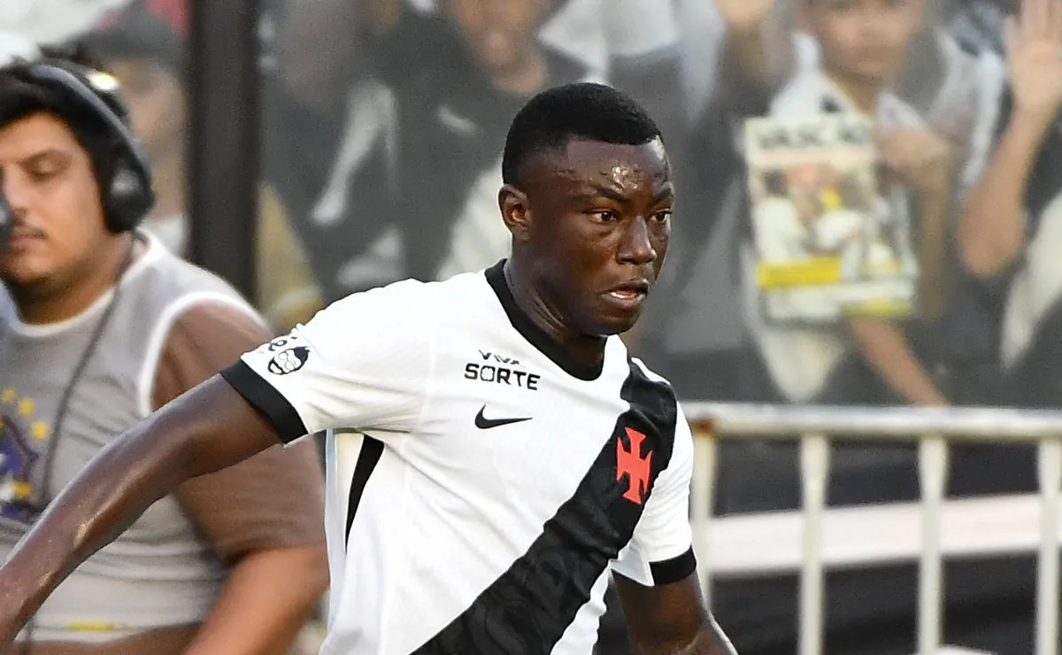 Hinestroza decide sair do Vasco e seus representantes buscam um novo clube para o atacante