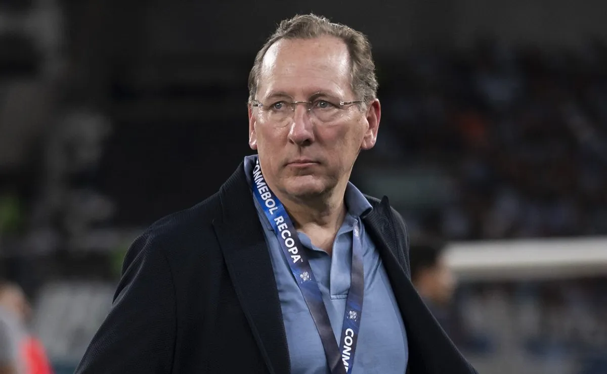 John Textor se recusa a deixar comando do Botafogo em meio à polêmica: “Não vou a lugar nenhum”