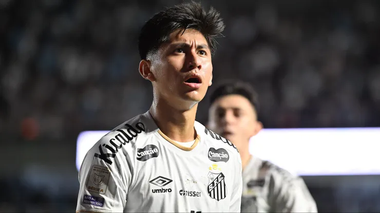 Miguelito negocia sua renovação com o Santos.