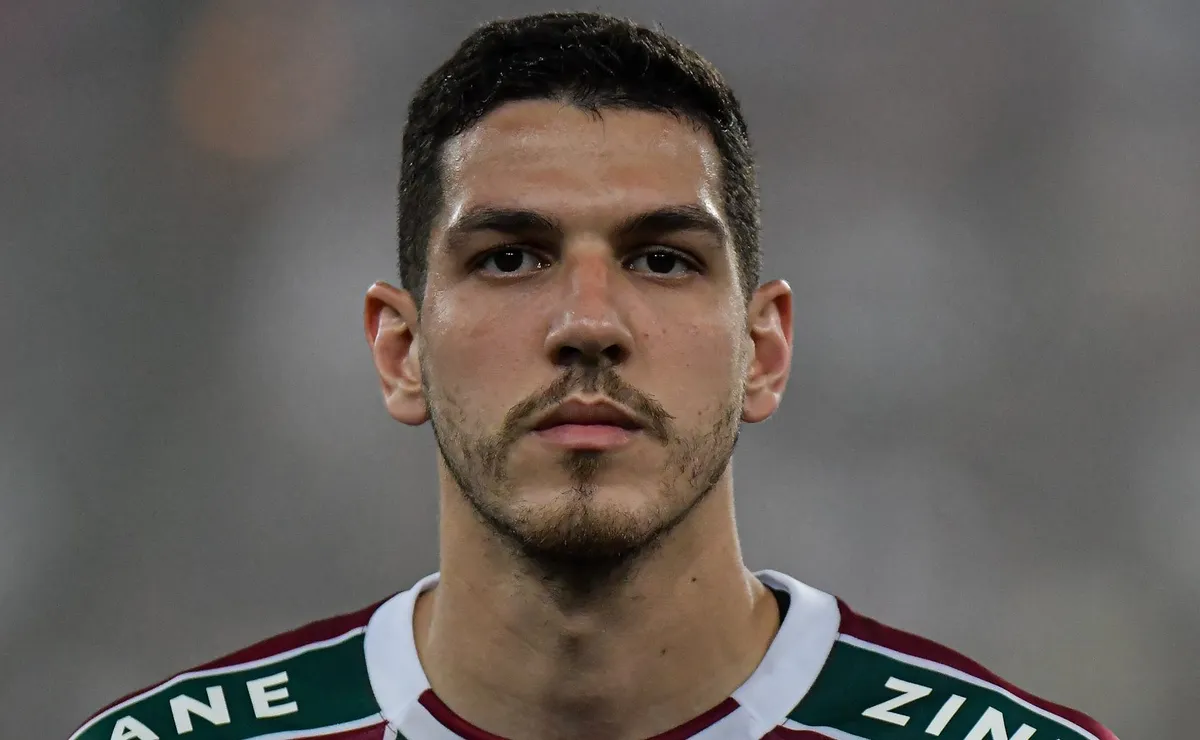 Fluminense define zaga como prioridade e Nino continua sendo um dos alvos para a janela do meio do ano