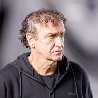 Cuca pretende ajudar diretoria do Santos a trazer reforços