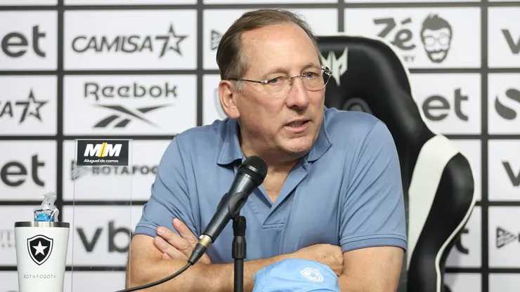 John Textor mandatário do Botafogo durante coletiva