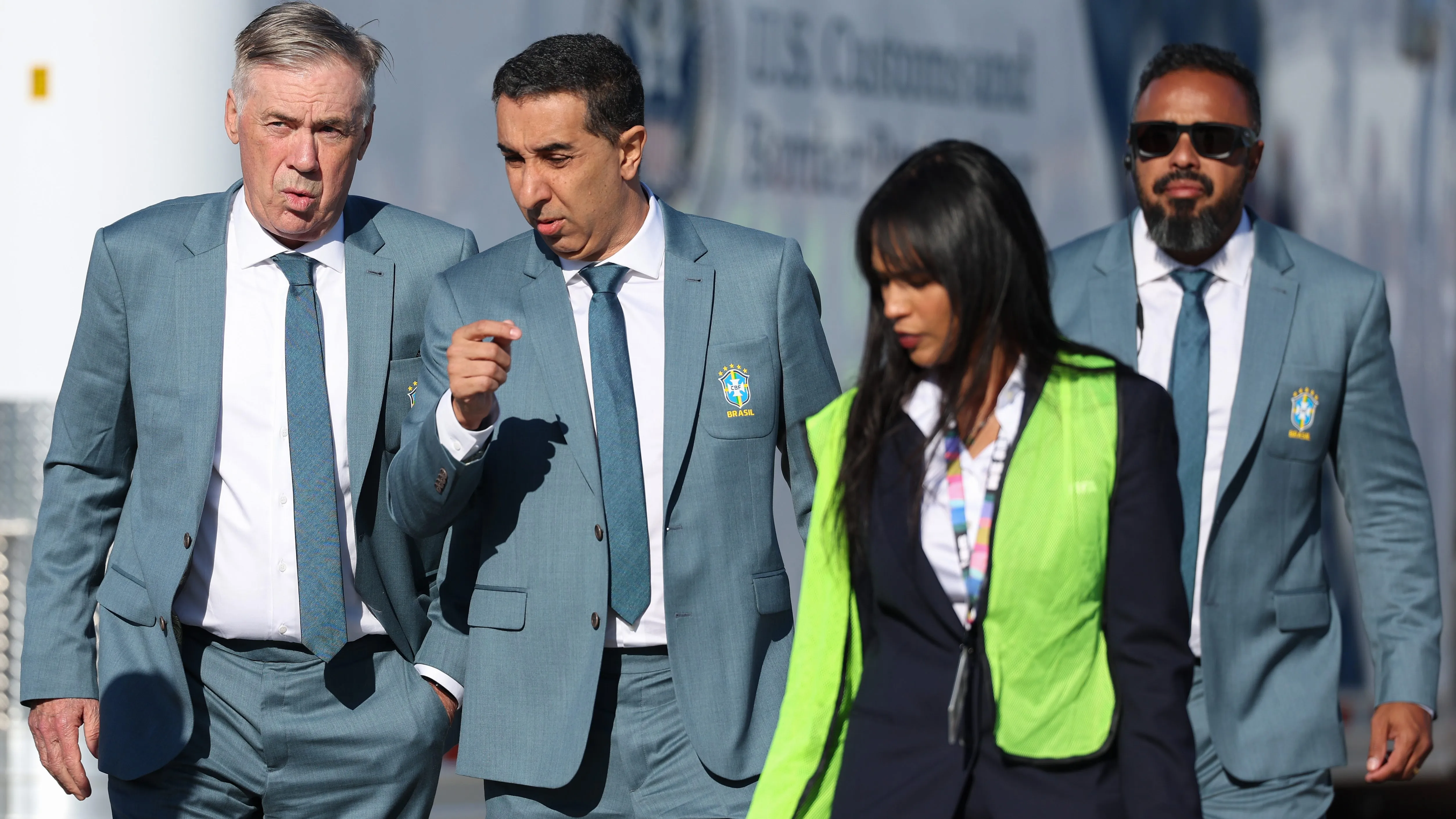 Carlo Ancelotti no desembarque da Seleção Brasileira. (Photo by Jordan Bank/Getty Images)