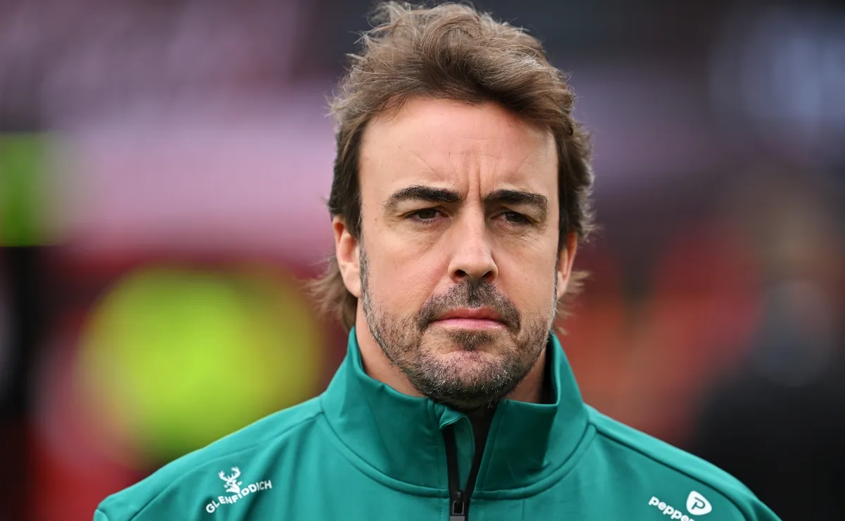 Fernando Alonso minimiza problemas da Aston Martin ao afirmar que é “o melhor” da Fórmula 1