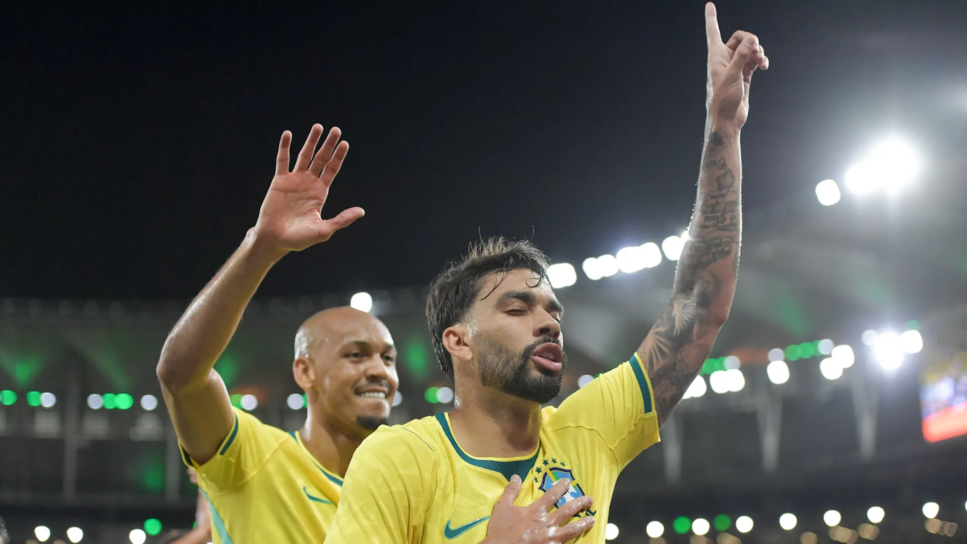 Paquetá comemorando pela Seleção Brasileira – Foto: Thiago Ribeiro/AGIF