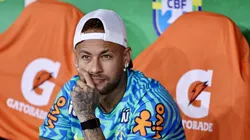 Neymar está lesionado no momento.