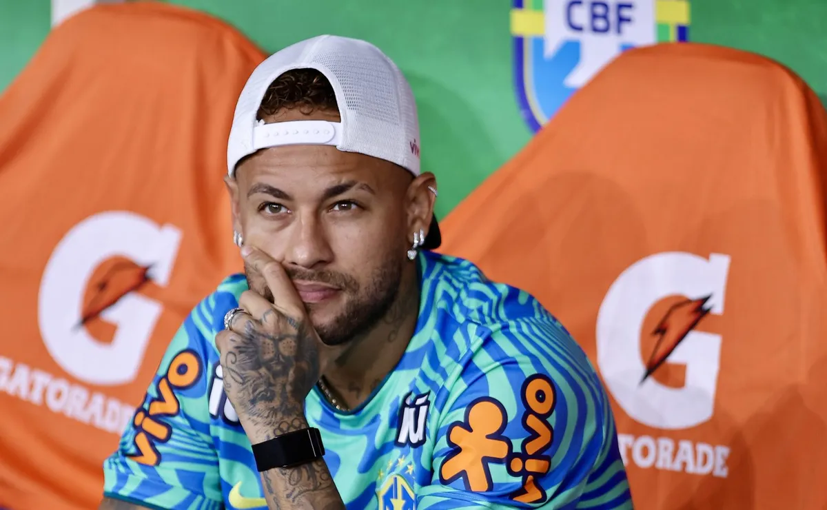 Fabinho explica impacto de Neymar na Seleção Brasileira: “É um líder desse grupo”
