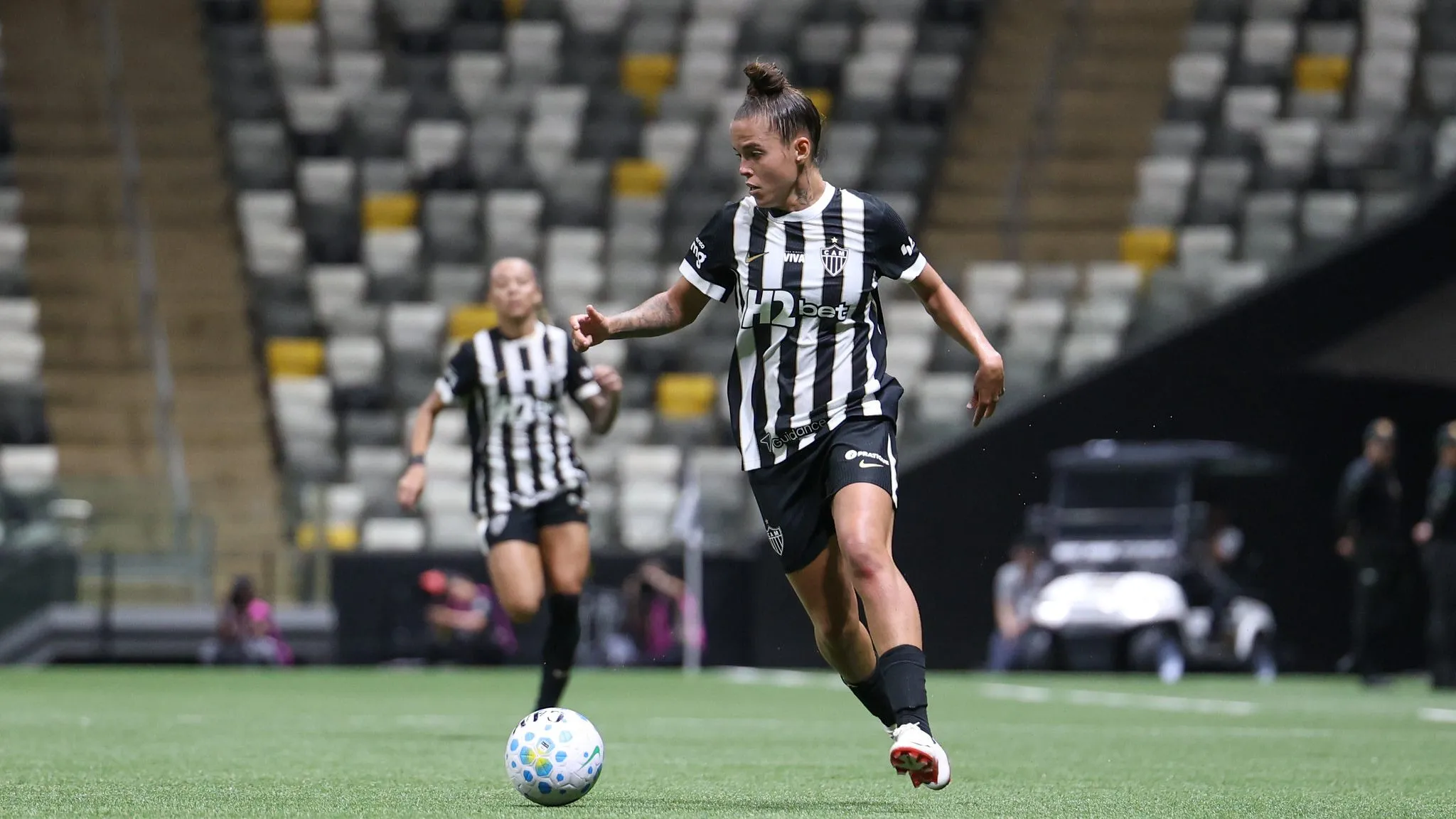 Pimenta, atacante do Atlético-MG, em campo pelo Brasileirão Feminino