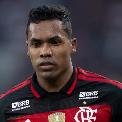 Alex Sandro tem renovação encaminhada com o Flamengo