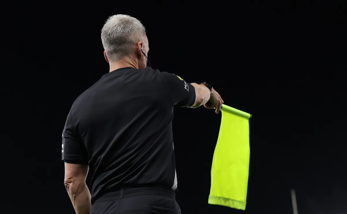 FIFA implementa mudança em impedimentos na Copa do Mundo em lances claros
