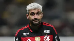 MG - BELO HORIZONTE - 26/04/2026 - BRASILEIRO A 2026, ATLETICO-MG X FLAMENGO - Arrascaeta jogador do Flamengo comemora seu gol durante partida contra o Atletico-MG no estadio Arena MRV pelo campeonato Brasileiro A 2026. Foto: Gilson Lobo/AGIF