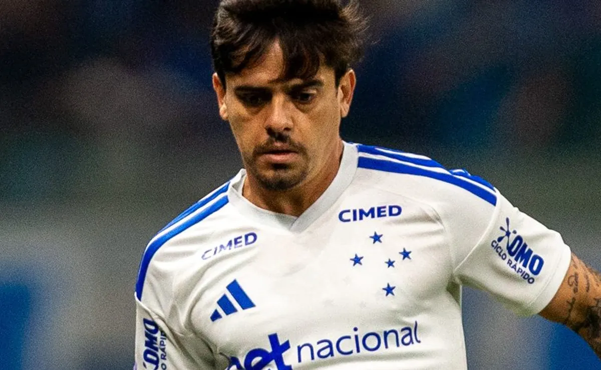 Fagner deixa recado e sai em defesa de Néiser Villarreal após críticas
