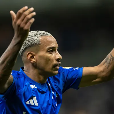 Matheus Pereira ultrapassa marca da temporada 2025 no Cruzeiro