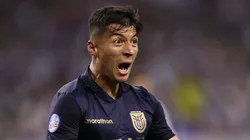 Meio-campista do Galo durante partida pelo Equador