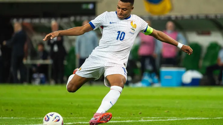 Campeão do mundo em 2018 e vice-campeão em 2022, Kylian Mbappé é a principal referência ofensiva da seleção francesa. Crédito: Dziurek / Alamy