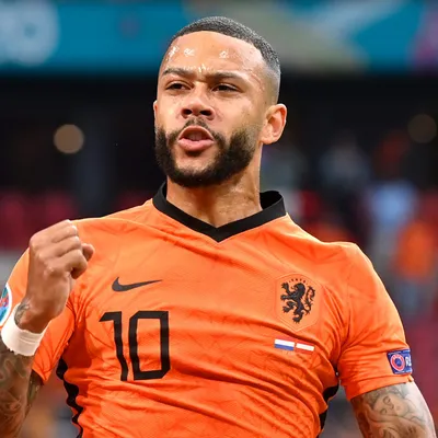 Memphis Depay enfrenta dificuldades para renovar com o Corinthians