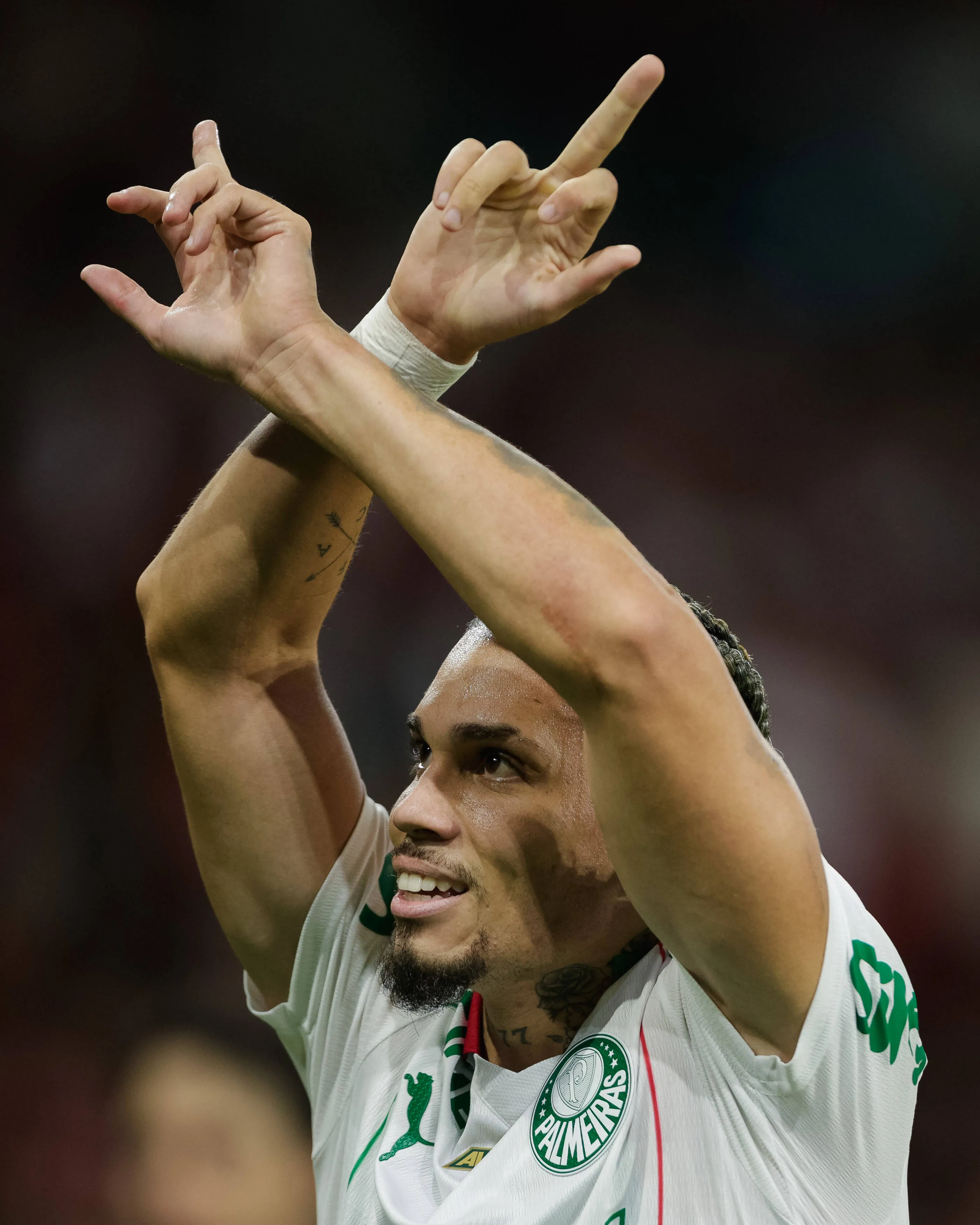 Camisa 10 fez gesto característico de torcida uniformizada do Palmeiras e acabou punido pelo STJD – Foto: IMAGO / Carneiro Images