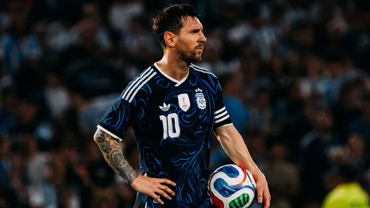 Messi ainda se recupera de problema físico.