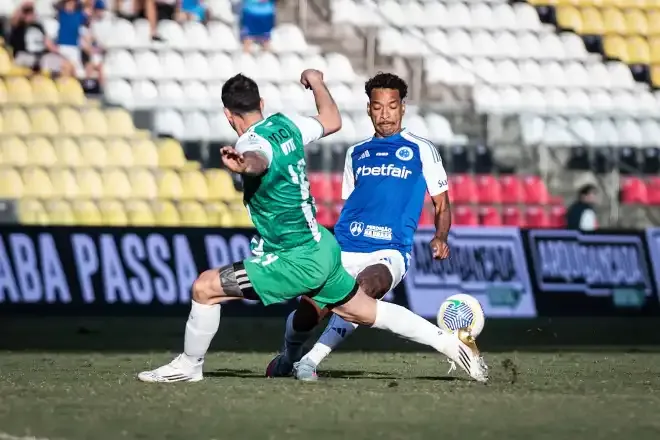 Cruzeiro, de Matheus Pereira, disputou a Vitória Cup em 2025 – Foto: Gustavo Aleixo/Cruzeiro