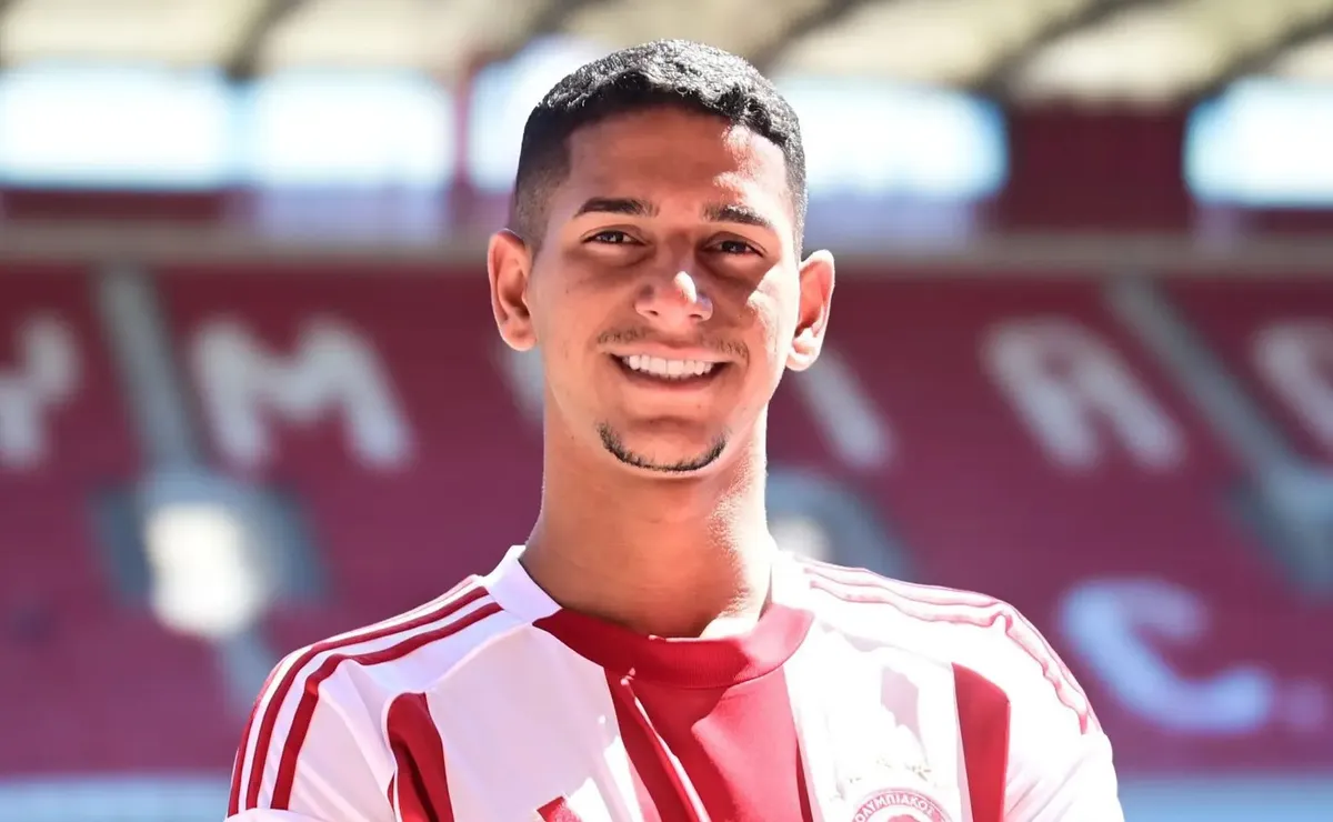 São Paulo consulta situação de zagueiro Gustavo Mancha e avalia tentar empréstimo com o Olympiacos