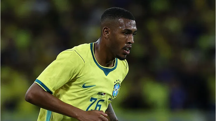 RIO DE JANEIRO, BRAZIL - MAY 31: Rayan of Brazil controls the ball during the international friendly match between Brazil and Panama at Maracana Stadium on May 31, 2026 in Rio de Janeiro, Brazil. (Photo by Wagner Meier/Getty Images)