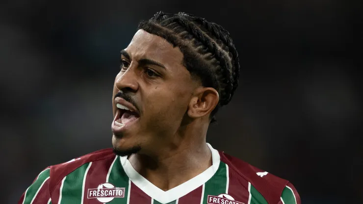 John Kennedy jogador do Fluminense durante partida contra o Deportivo La Guaira no estadio Maracana pelo campeonato Copa Libertadores 2026. Foto: Jorge Rodrigues/AGIF