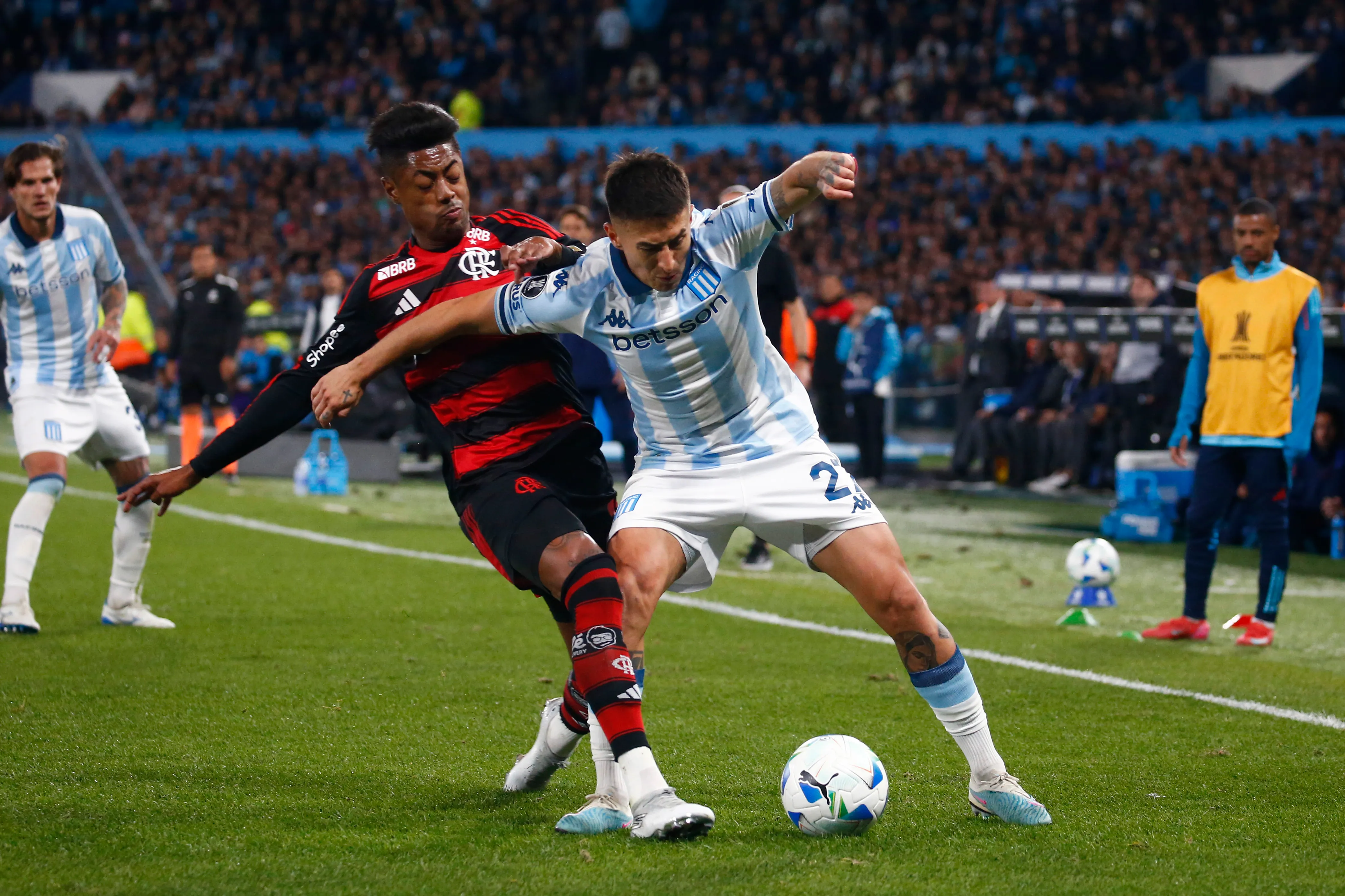 Rojas em jogo contra o Flamengo pela Libertadores 2025. Foto: Marcos Brindicci/Getty Images.