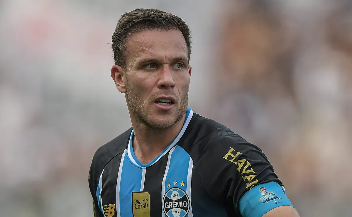 Cruzeiro monitora Arthur de perto e conta com desejo do meia por negócio