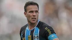 Arthur, meio-campista do Grêmio - Foto: Thiago Ribeiro/AGIF