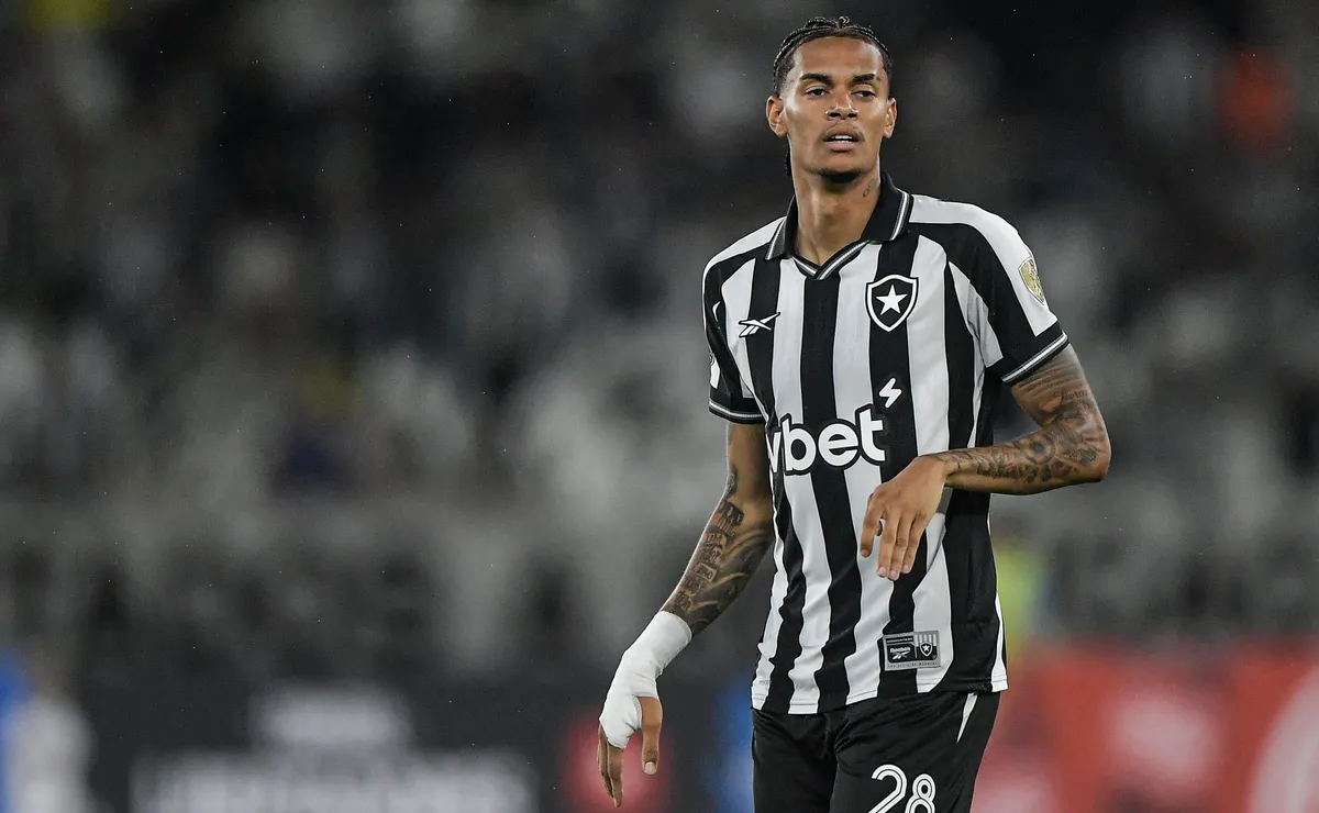 São Paulo tem negociações avançadas pelo volante Newton, mas aguarda liberação do Botafogo