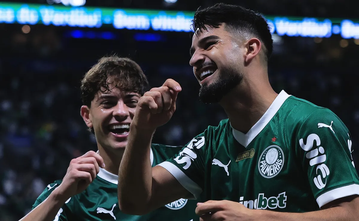 Flaco López e Giay ganham vaga de titular na Argentina em preparação para a Copa