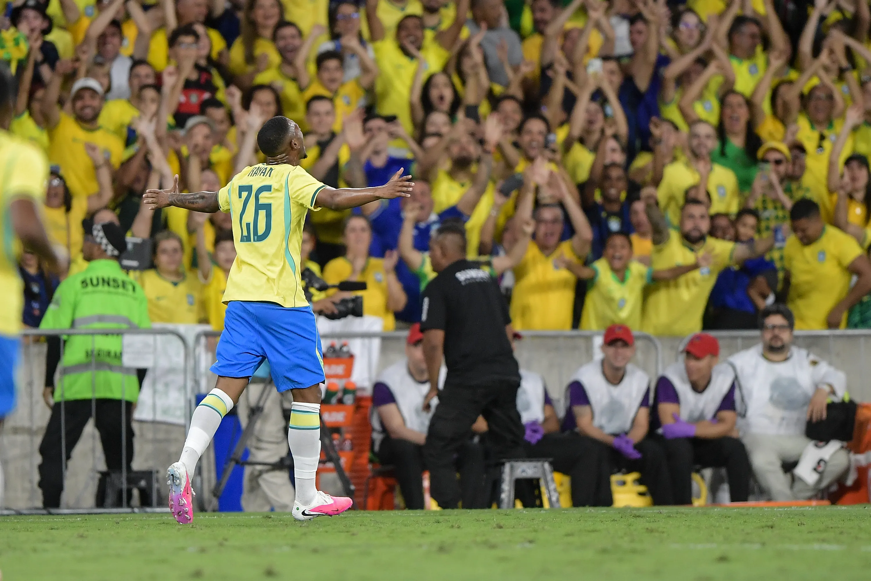 Rayan comemora gol durante amistoso contra o Panamá. Foto: Thiago Ribeiro/AGIF