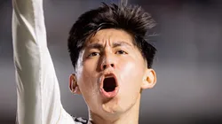 Miguel comemorando gol diante do Vitória