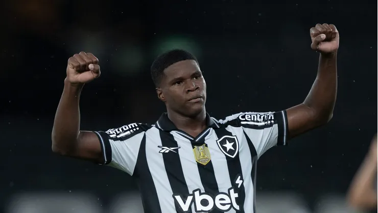 Kadir jogador do Botafogo comemora vitoria apos partida contra o Sport no estadio Engenhao pelo campeonato Brasileiro A 2025.
