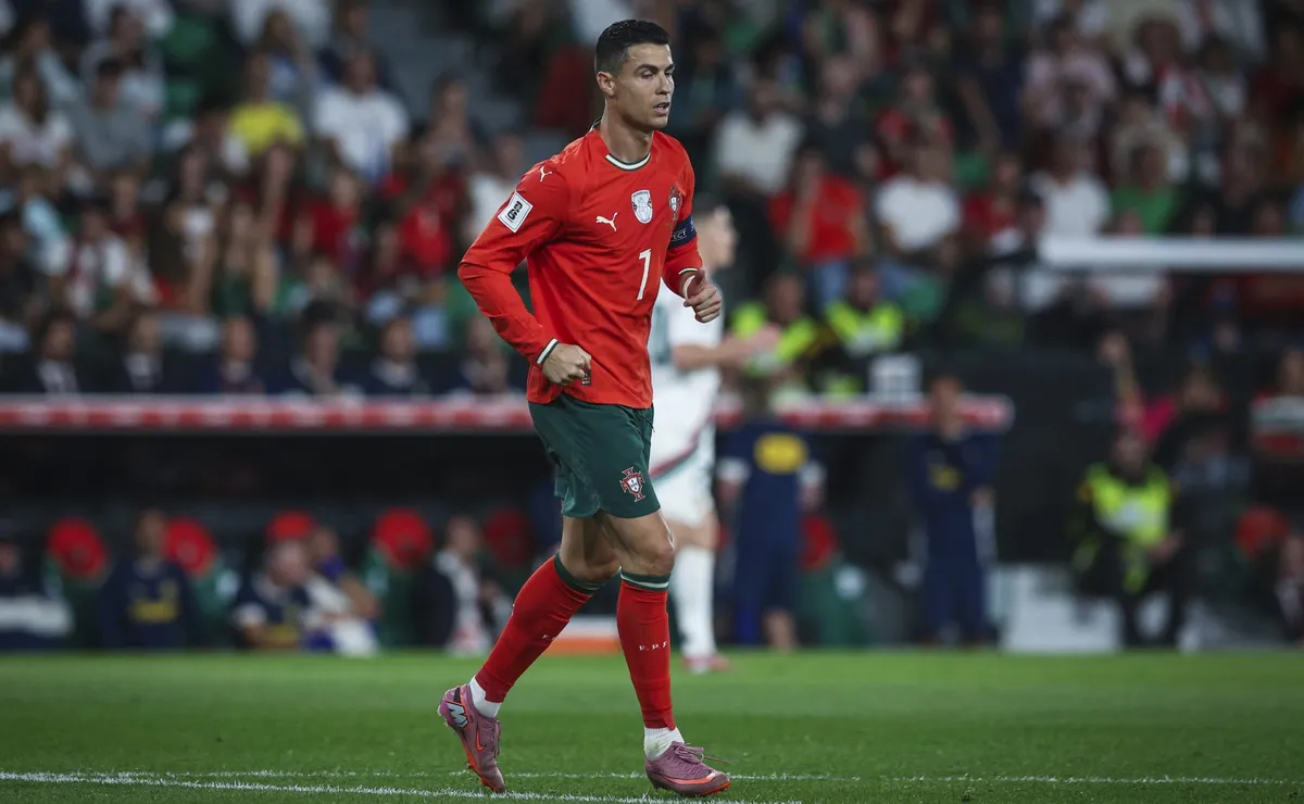 Cristiano Ronaldo perde dois gols inacreditáveis em amistoso antes da Copa do Mundo